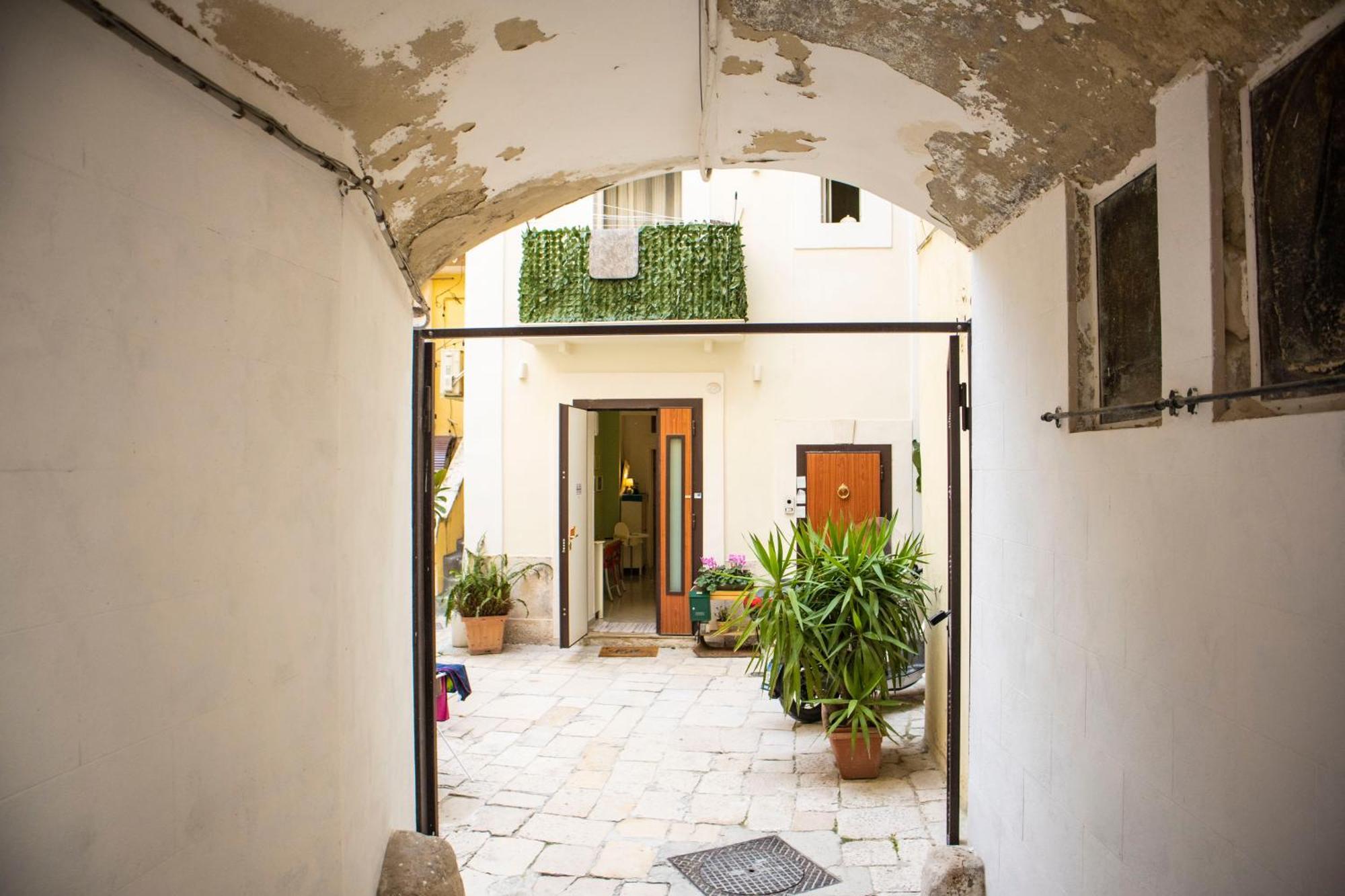 Arco Alto Apartment Bari Esterno foto